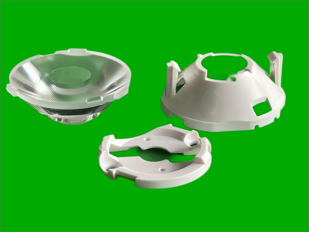 带透镜的与不带透镜的LED灯有什么区别？